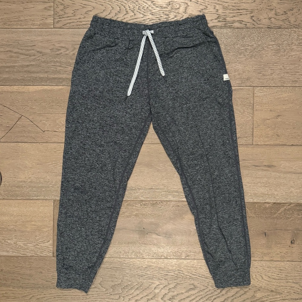 Vuori Women’s Gray Jogger Pants